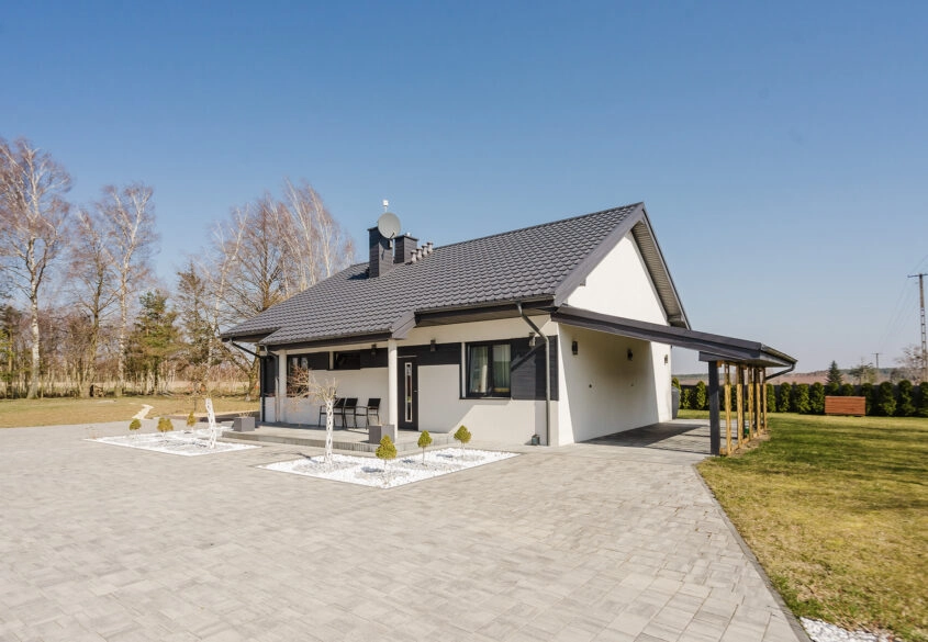 Na wynajem - dom plus budynek pod działalność