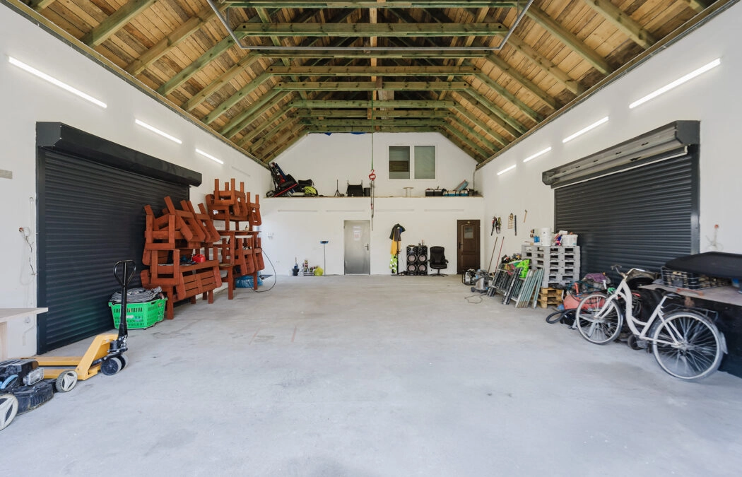 Na wynajem - dom plus budynek pod działalność