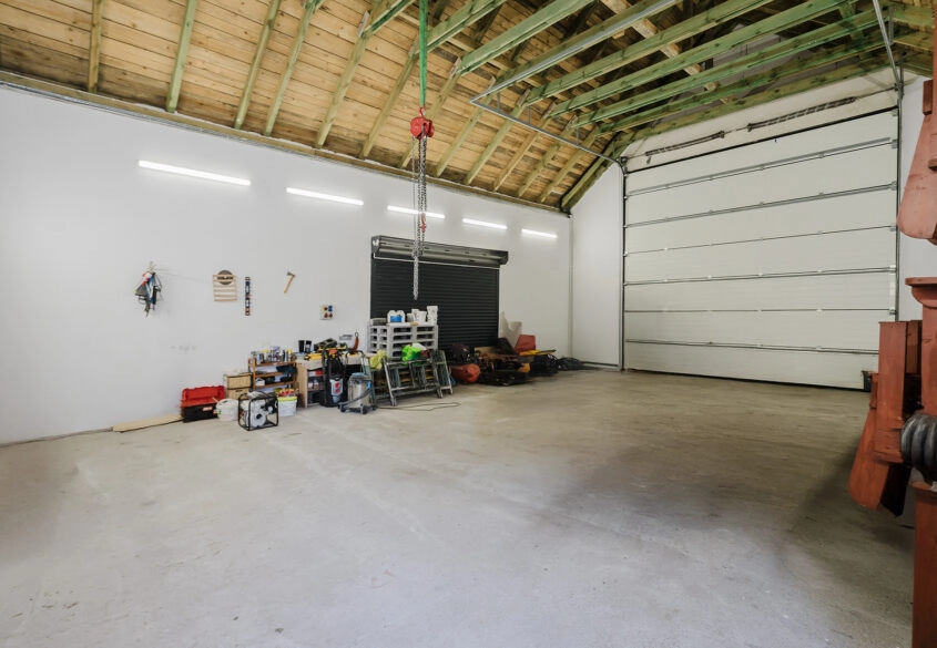 Na wynajem - dom plus budynek pod działalność