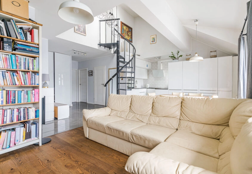 Dwupoziomowe mieszkanie w nowoczesnym stylu