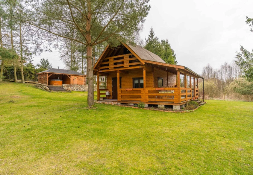 Unikalna działka z całorocznym domkiem