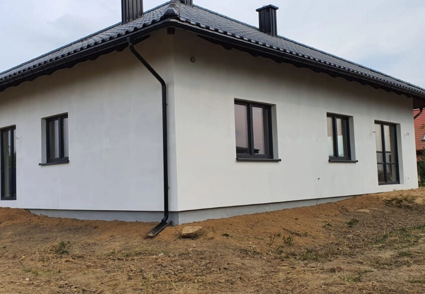 Dom wolnostojący parterowy 225m2, ogród 939m2