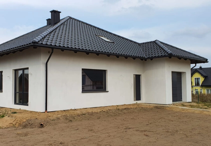 Dom wolnostojący parterowy 225m2, ogród 939m2