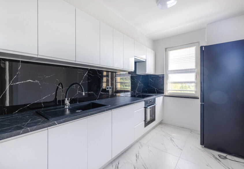 3 pokoje z balkonem i piwnicą blisko zieleni!