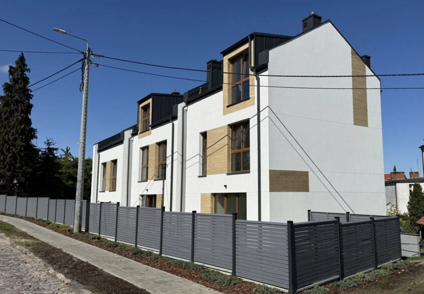 Segment środkowy 5 pokoi, ogródek, garaż