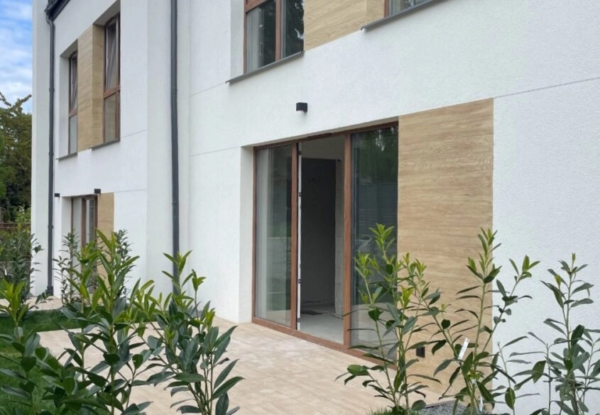 Segment środkowy 5 pokoi, ogródek, garaż