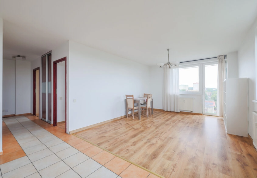 3pok. z pięknym widokiem i halą garażową