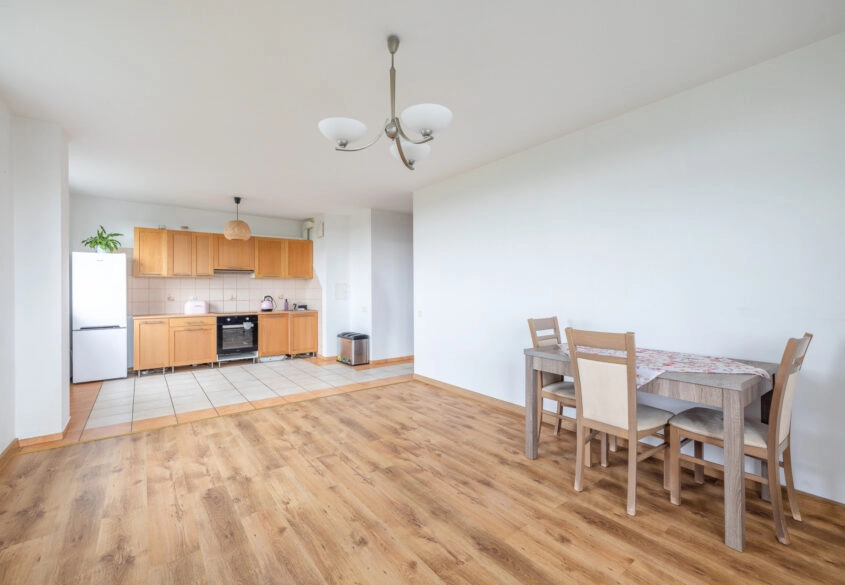 3pok. z pięknym widokiem i halą garażową