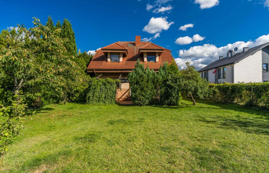 Położony wśród zieleni - doskonale skomunikowany!