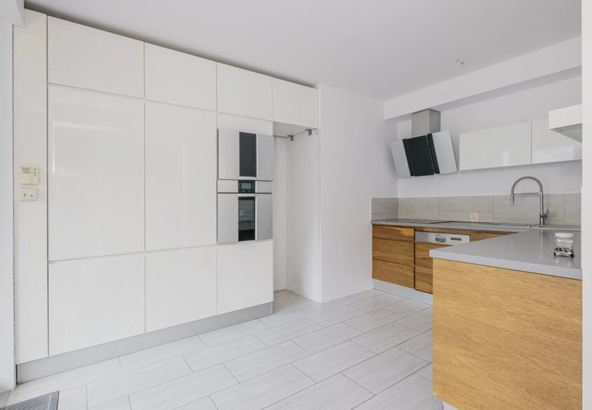 Premium | Widok na las | Kort tenis.| 2 msc w hali