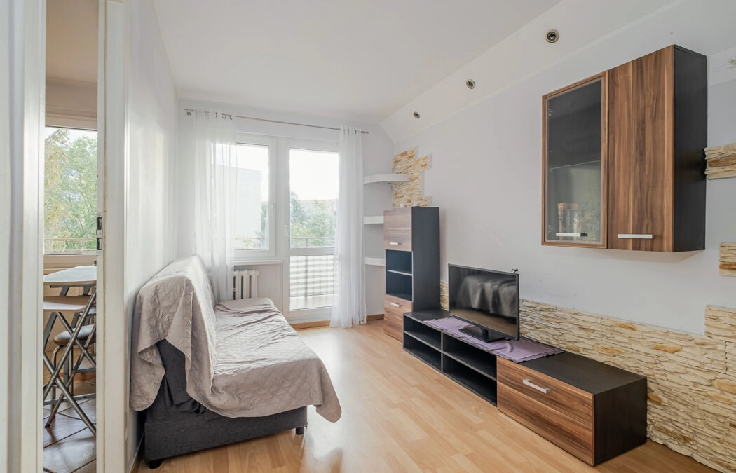 2 POKOJE NA KARWINACH/BLISKO KOMUNIKACJI MIEJSKIEJ