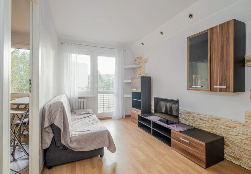 2 POKOJE NA KARWINACH/BLISKO KOMUNIKACJI MIEJSKIEJ