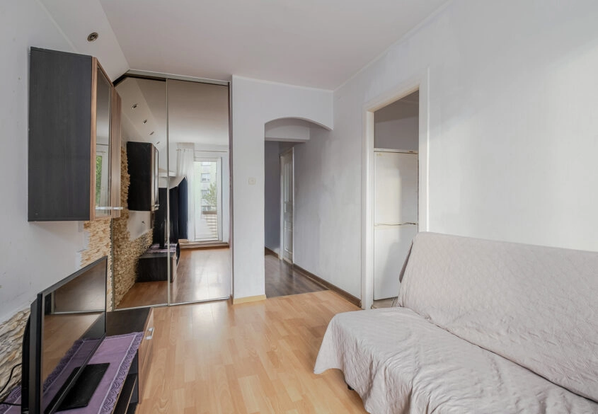 2 POKOJE NA KARWINACH/BLISKO KOMUNIKACJI MIEJSKIEJ