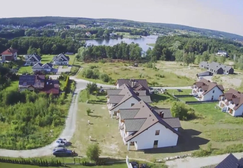 Komfortowy bliźniak nad jeziorem!