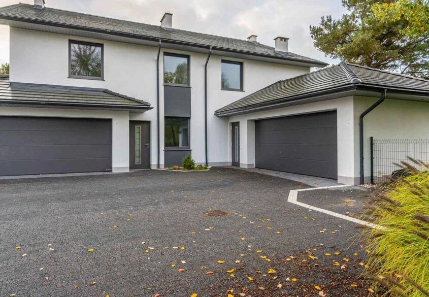 Nowoczesny dom premium z prywatną aleją dębową