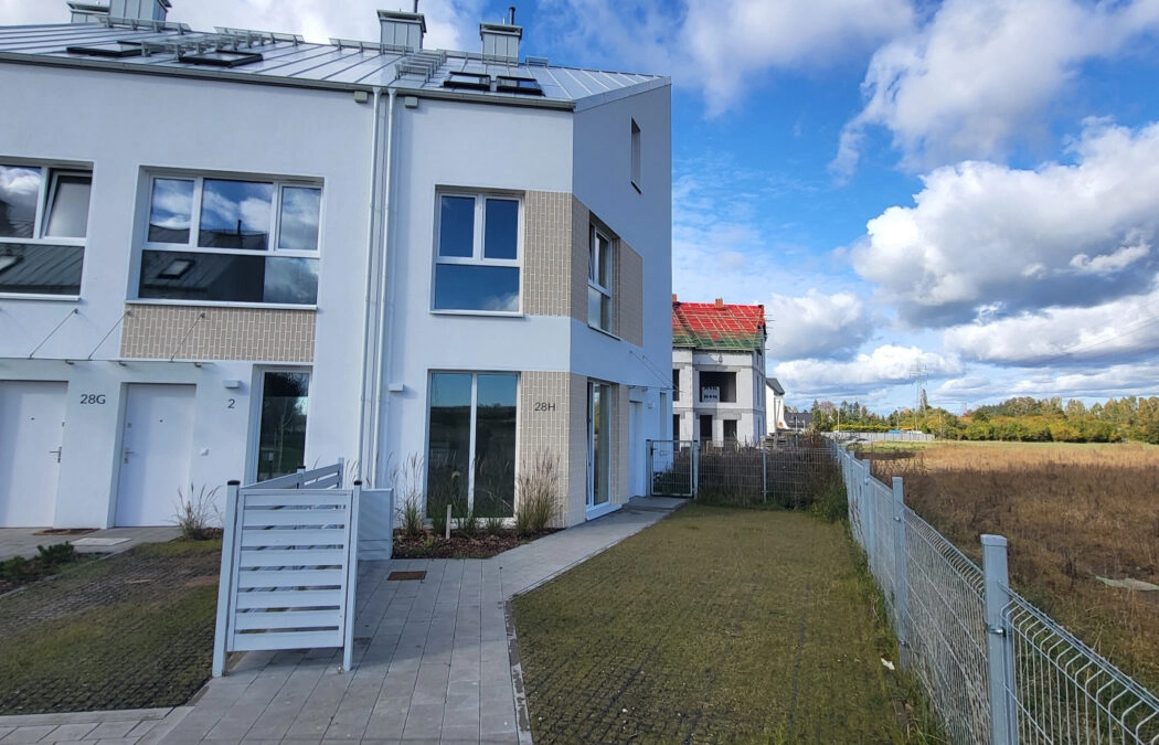 Dom skrajny 7 pokojowy pow. 166m2, ogród 151m2