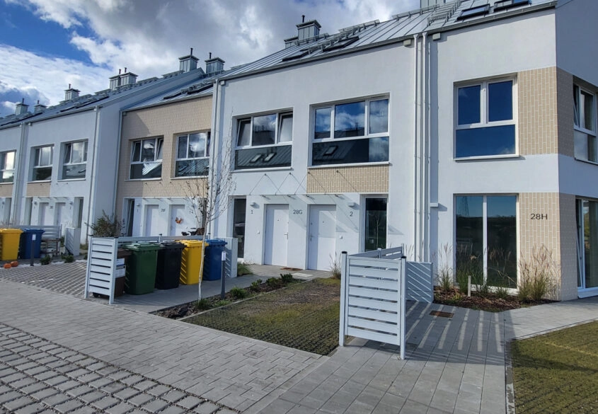 Dom skrajny 7 pokojowy pow. 166m2, ogród 151m2