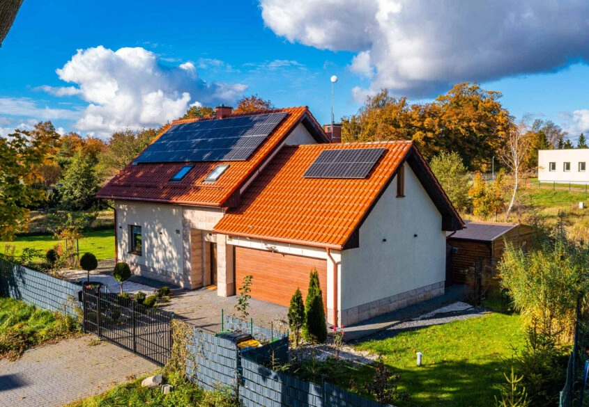 DOM WOLNOSTOJĄCY W MAŁKOWIE