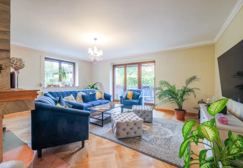 Duży dom 11 pokoi w idealnym stanie