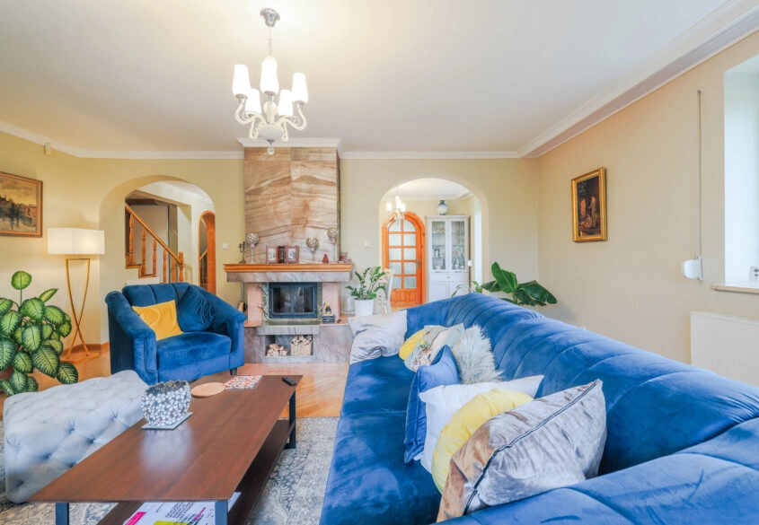 Duży dom 11 pokoi w idealnym stanie