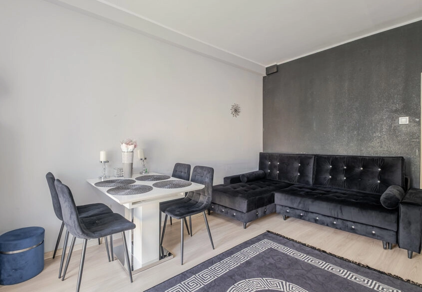 Dwustronne | Ostatnie piętro | Odnowiona kamienica