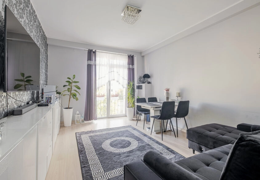 Dwustronne | Ostatnie piętro | Odnowiona kamienica