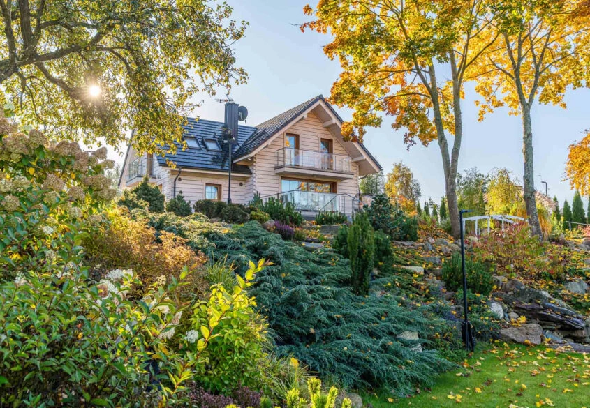 Komfortowa posiadłość, duża działka, ładny ogród