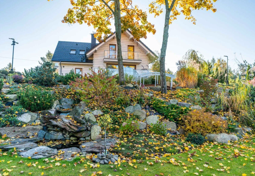 Komfortowa posiadłość, duża działka, ładny ogród