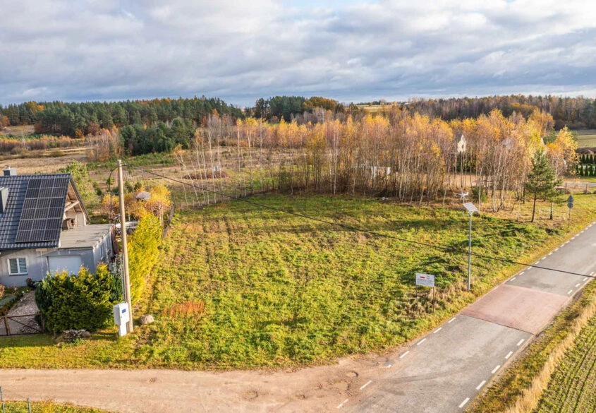 działka w Dąbrowie, gm. Stężyca, ob. Łosienice