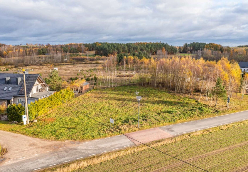 działka w Dąbrowie, gm. Stężyca, ob. Łosienice