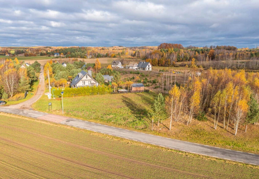 działka w Dąbrowie, gm. Stężyca, ob. Łosienice