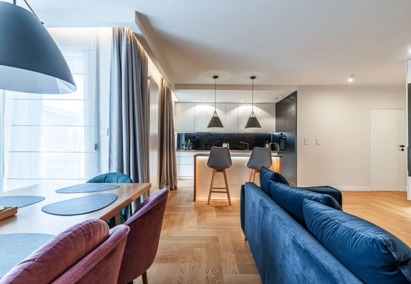 Śródmieście, wysoki standard, 4 pokoje do wejścia