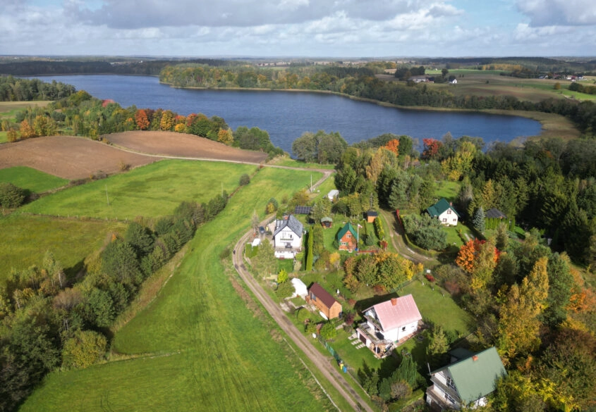 NAD JEZIOREM/ Niedamowo/ Kościerzyna/ fotowoltaika