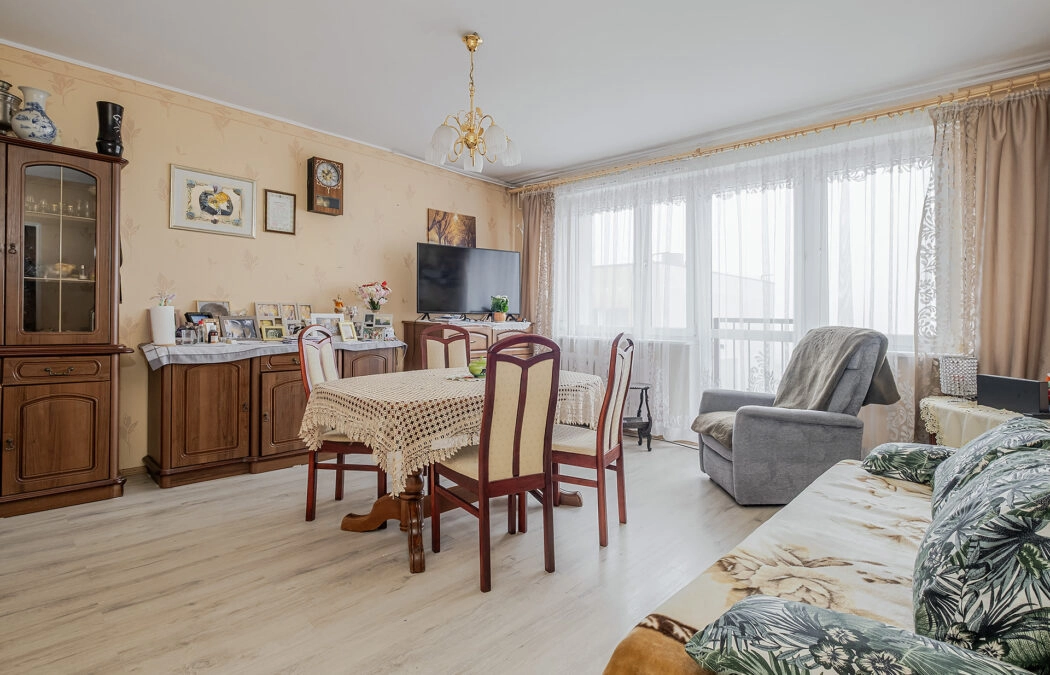 5 pokoi, loggia, piwnica, ostatnie piętro, widoki!