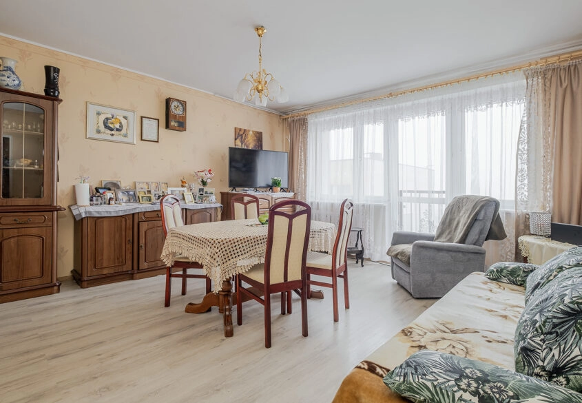 5 pokoi, loggia, piwnica, ostatnie piętro, widoki!