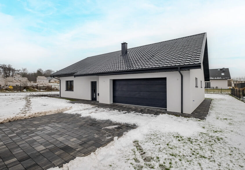 Przestronny dom parterowy na dużej działce!