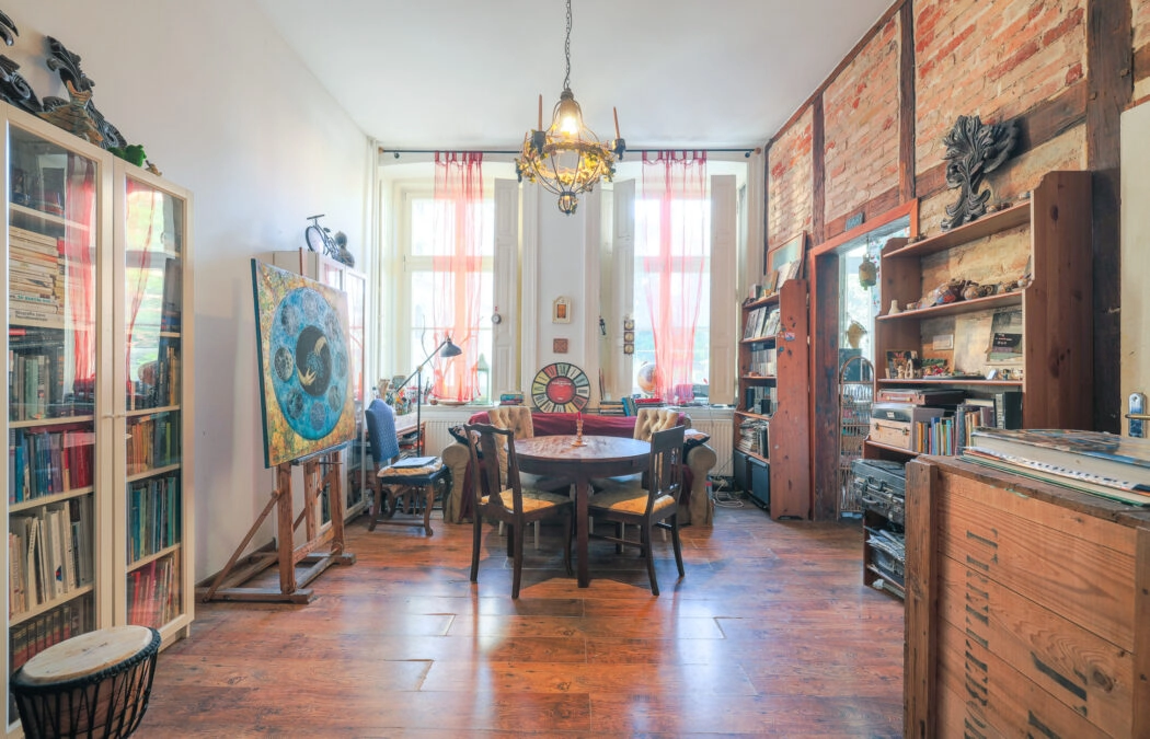 Klimatyczne mieszkanie w kamienicy z ogrodem!