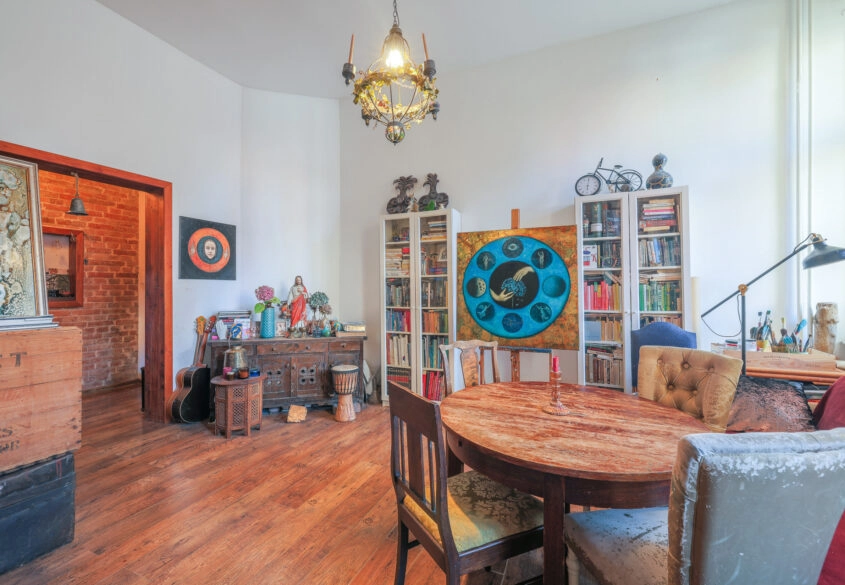 Klimatyczne mieszkanie w kamienicy z ogrodem!