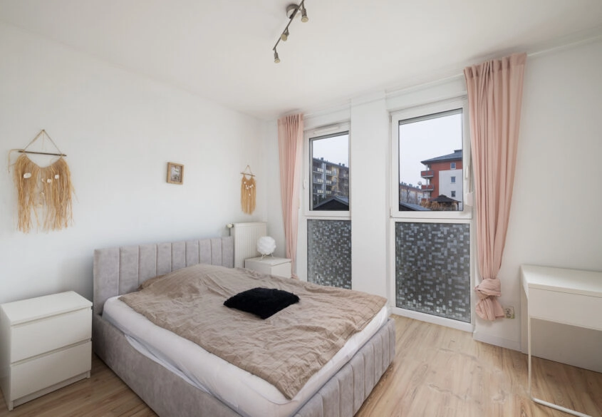 3 pokoje z balkonem, miejscem w hali i komórką!