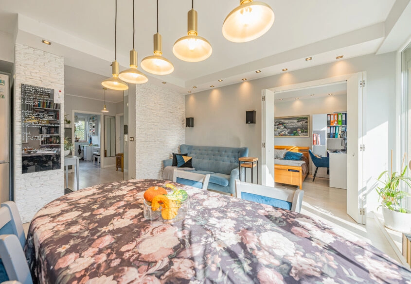 Przestronne mieszkanie z prywatnym ogródkiem