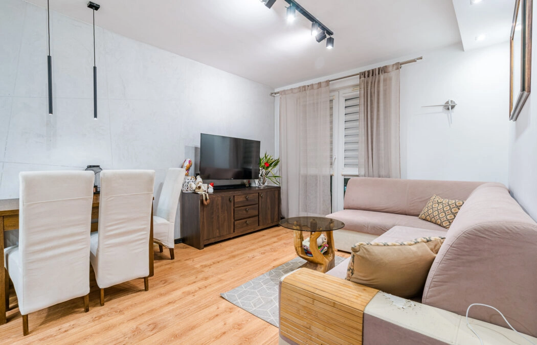 Osowa 3 pokoje + 2 miejsca w hali