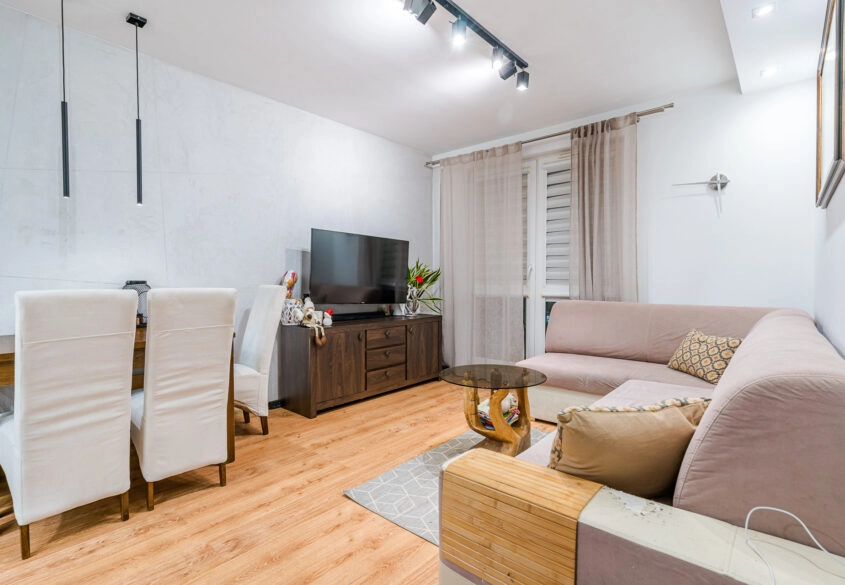 Osowa 3 pokoje + 2 miejsca w hali