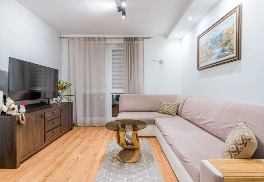 Osowa 3 pokoje + 2 miejsca w hali