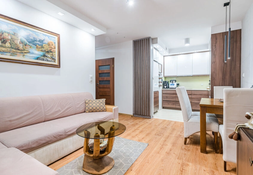 Osowa 3 pokoje + 2 miejsca w hali