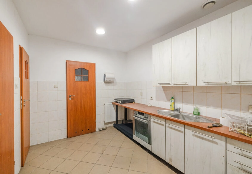 Obiekt handlowo-usługowy, Trakt św. Wojciecha