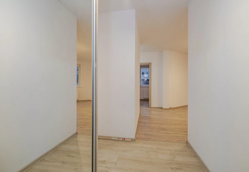 Okazja 4 pokoje, garaż, miejsce w hali i komórka