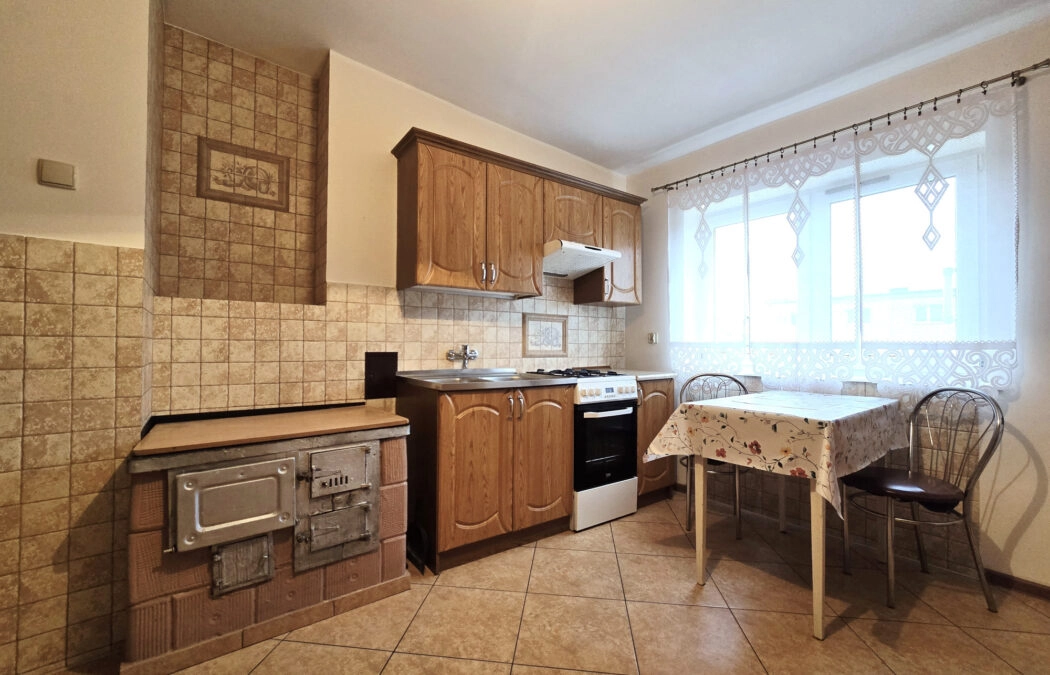 2 pokoje, blisko miasta, niskie opłaty, własne CO.