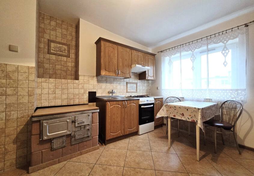 2 pokoje, blisko miasta, niskie opłaty, własne CO.