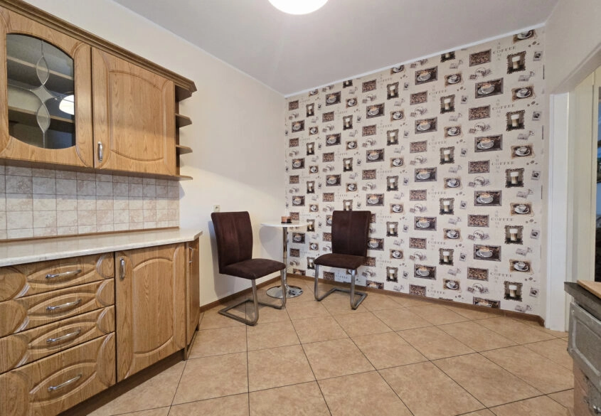 2 pokoje, blisko miasta, niskie opłaty, własne CO.