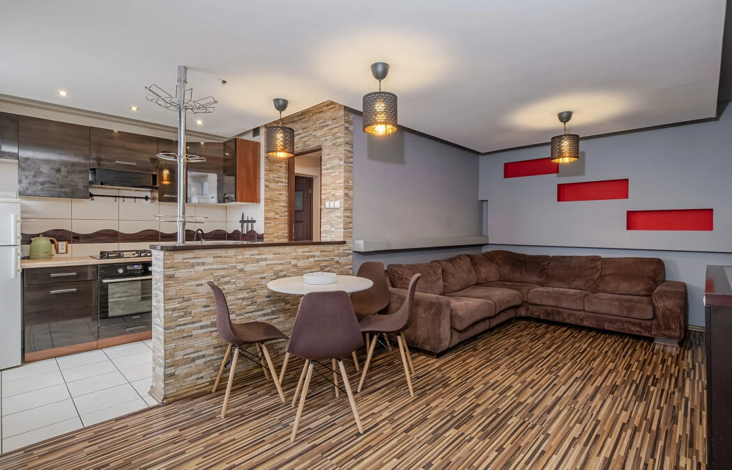 3 duże pokoje (możliwe 4), świetna komunikacja